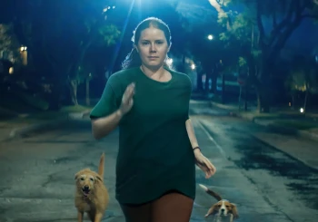 Amy Adams w zwiastunie komedii grozy „Nightbitch”