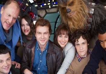 Chewbacca tulony przez Matkę Smoków