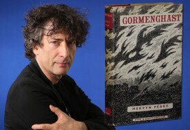 Neil Gaiman przeniesie na mały ekran klasyczny cykl fantasy „Gormenghast”