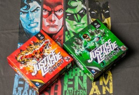 Czy niewydane w Polsce zestawy, są równie dobre jak te dostępne na rodzimym rynku? – recenzja gry „Justice League Hero Dice: The Flash, Green Lantern”