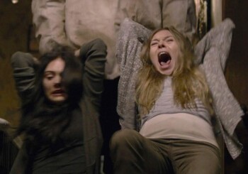 Powracający koszmar – recenzja filmu „Ghostland”