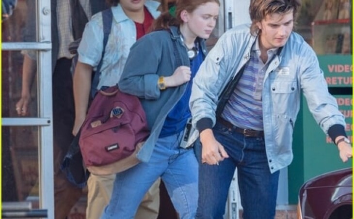 Zdjęcie z planu "Stranger Things" - Max, Dustin, Robin i Steve