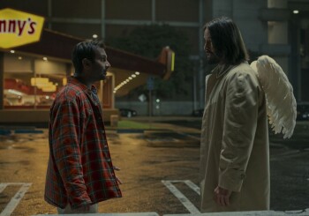 Keanu Reeves jako anioł stróż w filmie „Cuda się zdarzają”