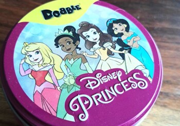 Kto szybciej przypomni sobie imiona księżniczek i wróżek – recenzja gry „Dobble Disney Princess”