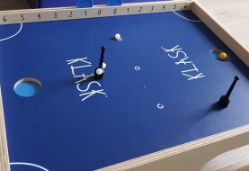 I like foosball and air hockey, so I'm going to play "Klask" - game review