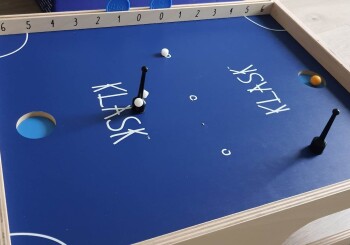 Lubię piłkarzyki i cymbergaja, więc zagram w „Klask” – recenzja gry