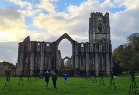 "Wiedźmin" sezon 2, plan w Fountains Abbey