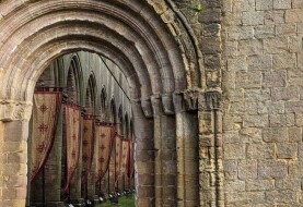 "Wiedźmin" sezon 2, plan w Fountains Abbey