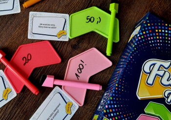 Check yourself out! – review of the cooperative game "Fun Facts"