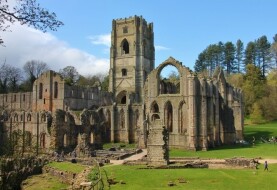 "Wiedźmin" drugi sezon, plan w Fountains Abbey