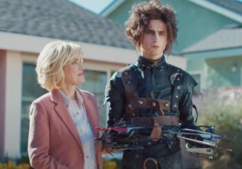 Timothée Chalamet as Edgar, son of Edward Nożycoręki.