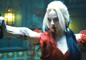 Suicide Squad - Margot Robbie takes a break from Harley Quinn