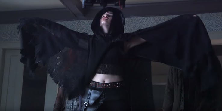 Raven-Costume-From-Titans-BTS-Video