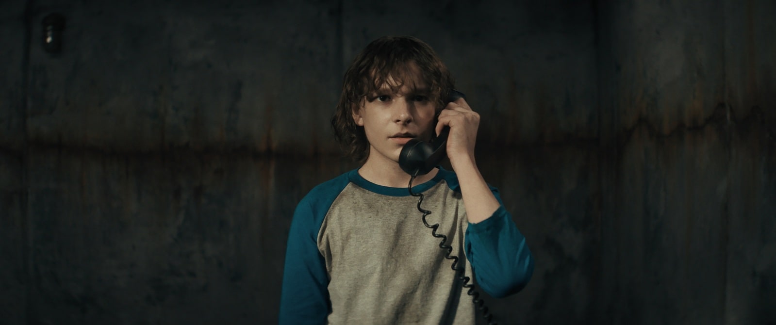 Ethan Hawke w najbardziej niepokojącej roli w swojej karierze! "Czarny telefon" już 27 października na Blu-ray i DVD