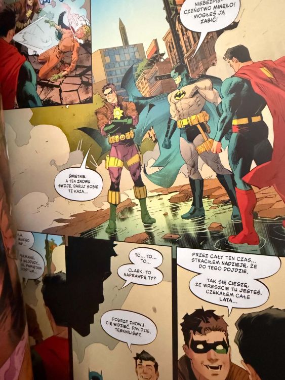 batman-superman-worlds-finest (1)